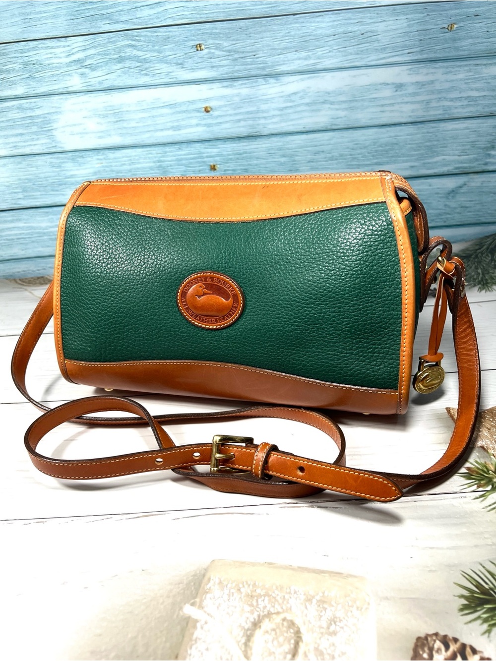 🦆 DOONEY & BOURKE FIR GREEN AND BRITISH TAN PEBBLED LEATHER CROSSBODY - Picture 1 of 16